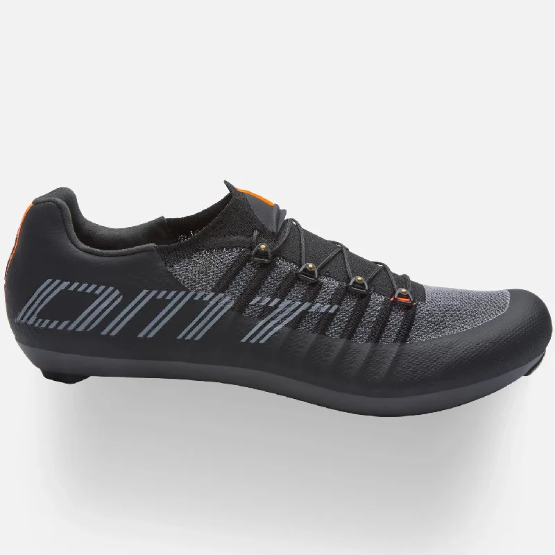 Bicycle riding clothing with turning aid-Scarpe DMT Pogi's 2025 - Nero