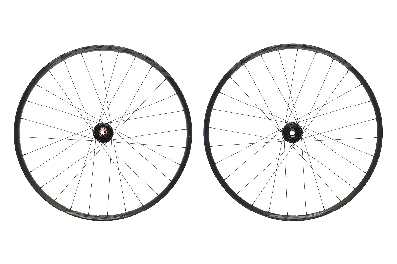 Race Face AR27 Offset Aluminum Tubeless 29" Wheelset